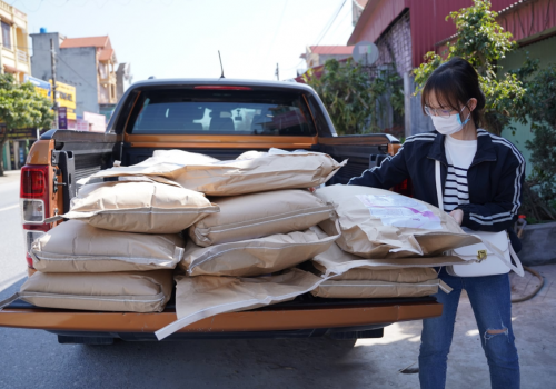 Giá thức ăn chăn nuôi nhảy vọt, người chăn nuôi lo lắng