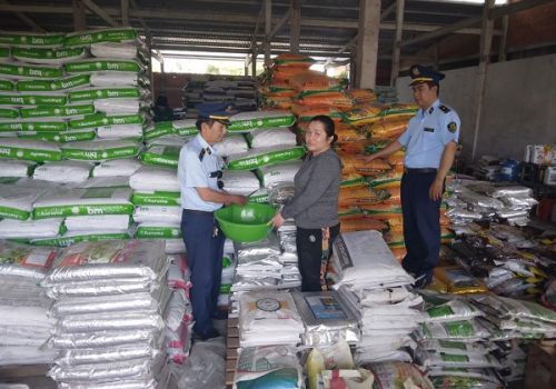 Cẩn thận với các sản phẩm thức ăn chăn nuôi giả