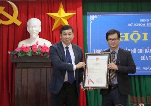 Tôm hùm bông Phú Yên được trao bằng bảo hộ Chỉ dẫn địa lý