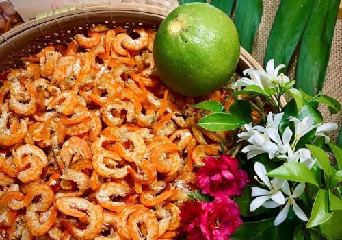 Kiến trúc sư trẻ bỏ Sài thành về quê nuôi tôm rừng, tạo việc làm cho hàng chục người