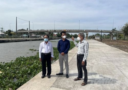 Người nuôi tôm ngóng nước mặn đủ độ để thả vụ mới