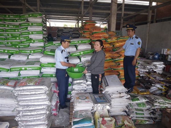 cách giác với thức ăn chăn nuôi giả