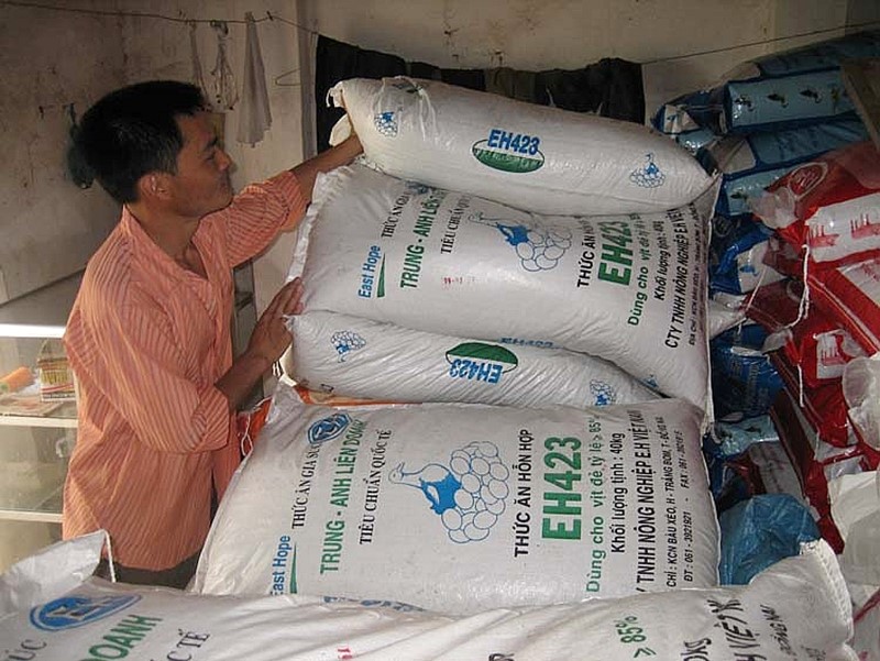 gia-thuc-an-chan-nuoi-tang-lien-tuc